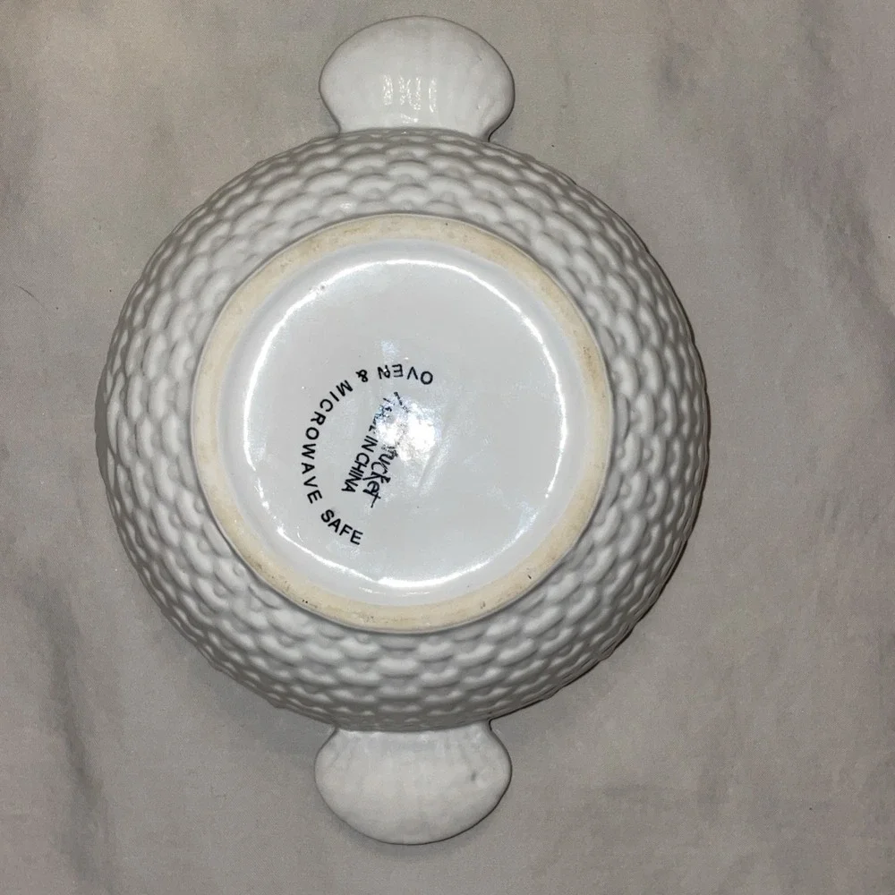 Shell Baker Nantucket Basketweave White Bone China Lidded Handles Vegetable Dish